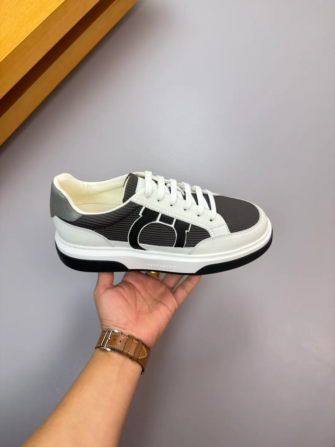 Men's men's shoes 💰420 [New style] 🏃‍♂️🏃‍♂️[ Ferragamo] Ferragamo - High-end quality original order·Casual sports shoes - Upper: 🔝Nappa calfskin, suede calfskin, shoe body. Sewing brand totem, tongue air pressure brand logo - Inner: water-dyed cowhide - Outsole: ultra-light TPU foam rubber; molded outsole -Ultra-high quality control and fine workmanship: outstanding (high-end, extravagance, grade) -Size: 38-45 (46, can be customized)